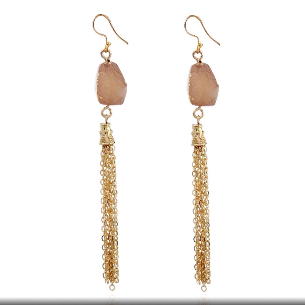 💕‼️NEW👏blush druzy stone and gold tassel drops